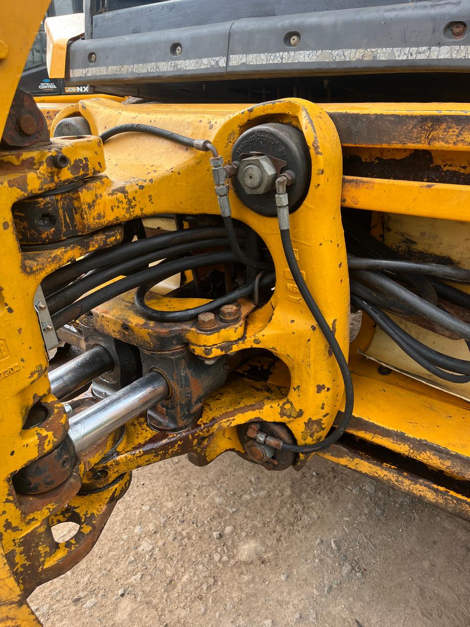 JCB 3DX backhoe loader
