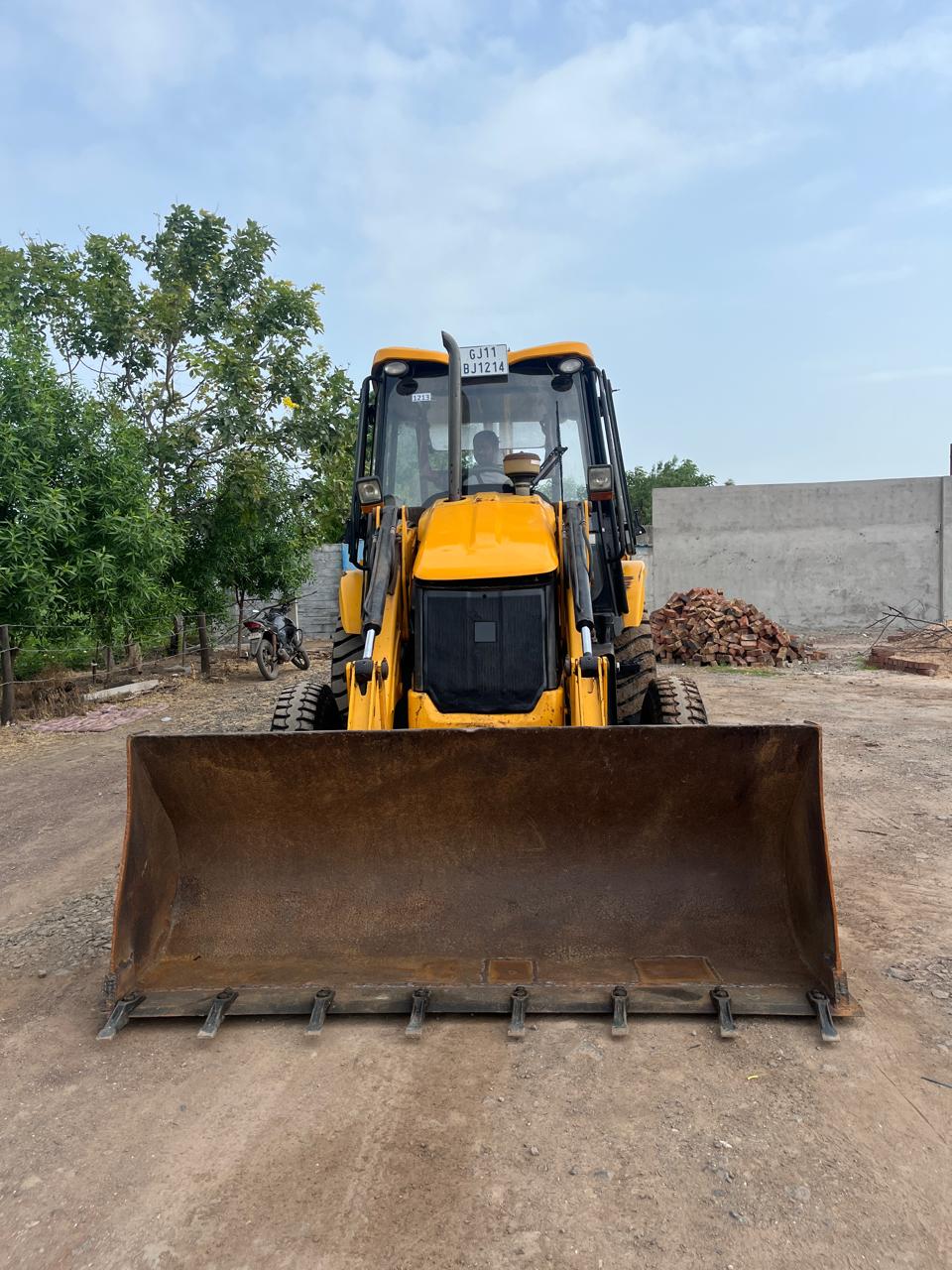 JCB 3DX backhoe loader