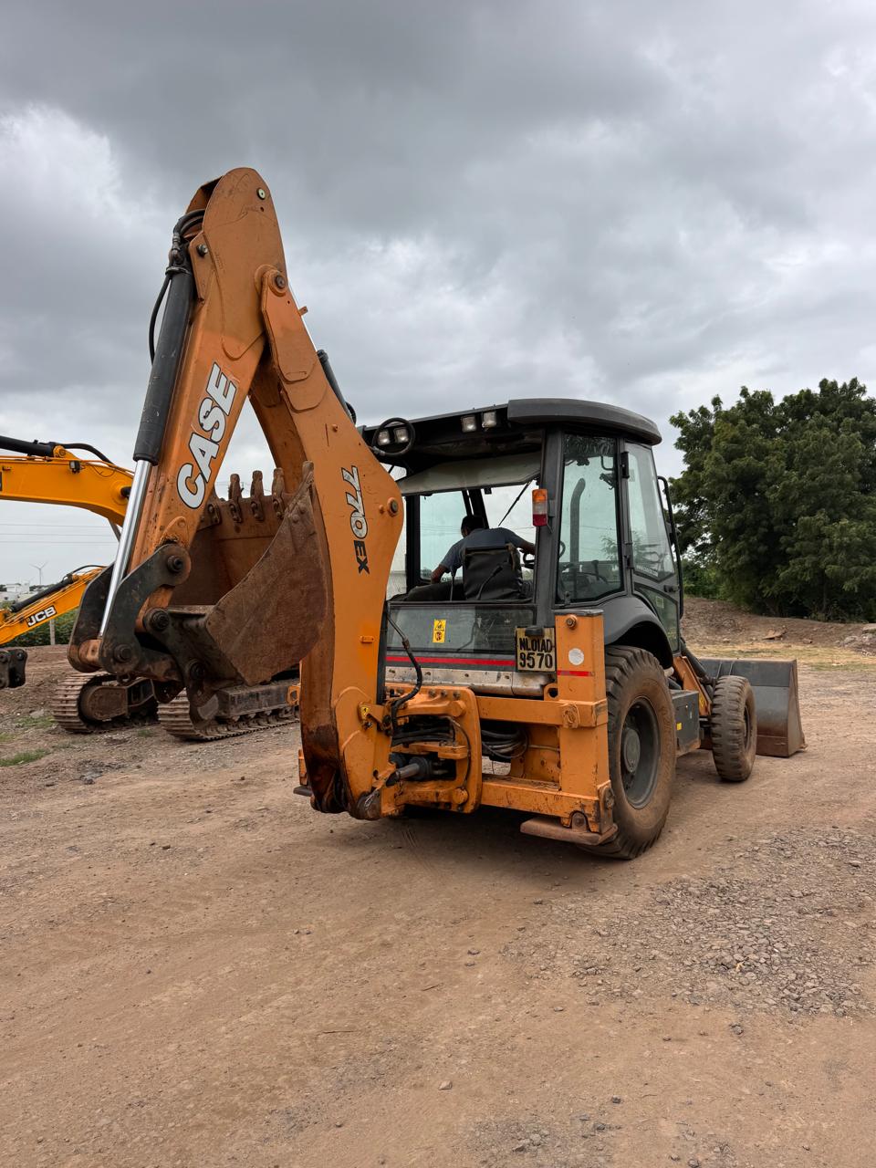 CASE 770 BACKHOE LOADER
