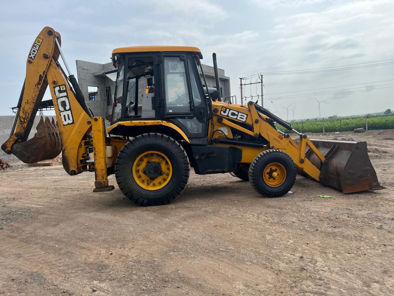 JCB 3DX backhoe loader