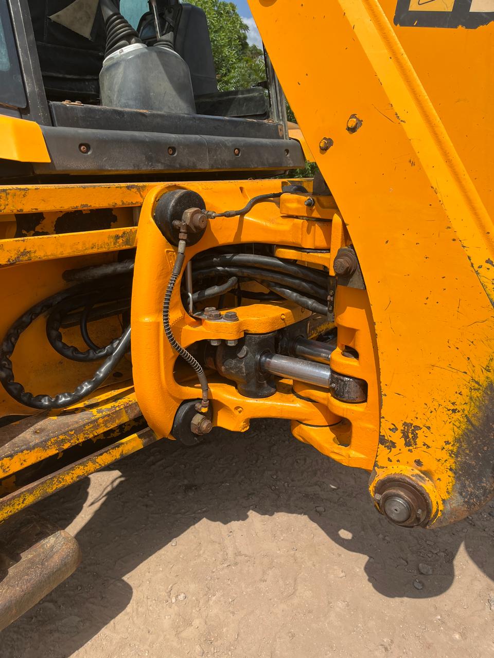 JCB 3DX 76HP