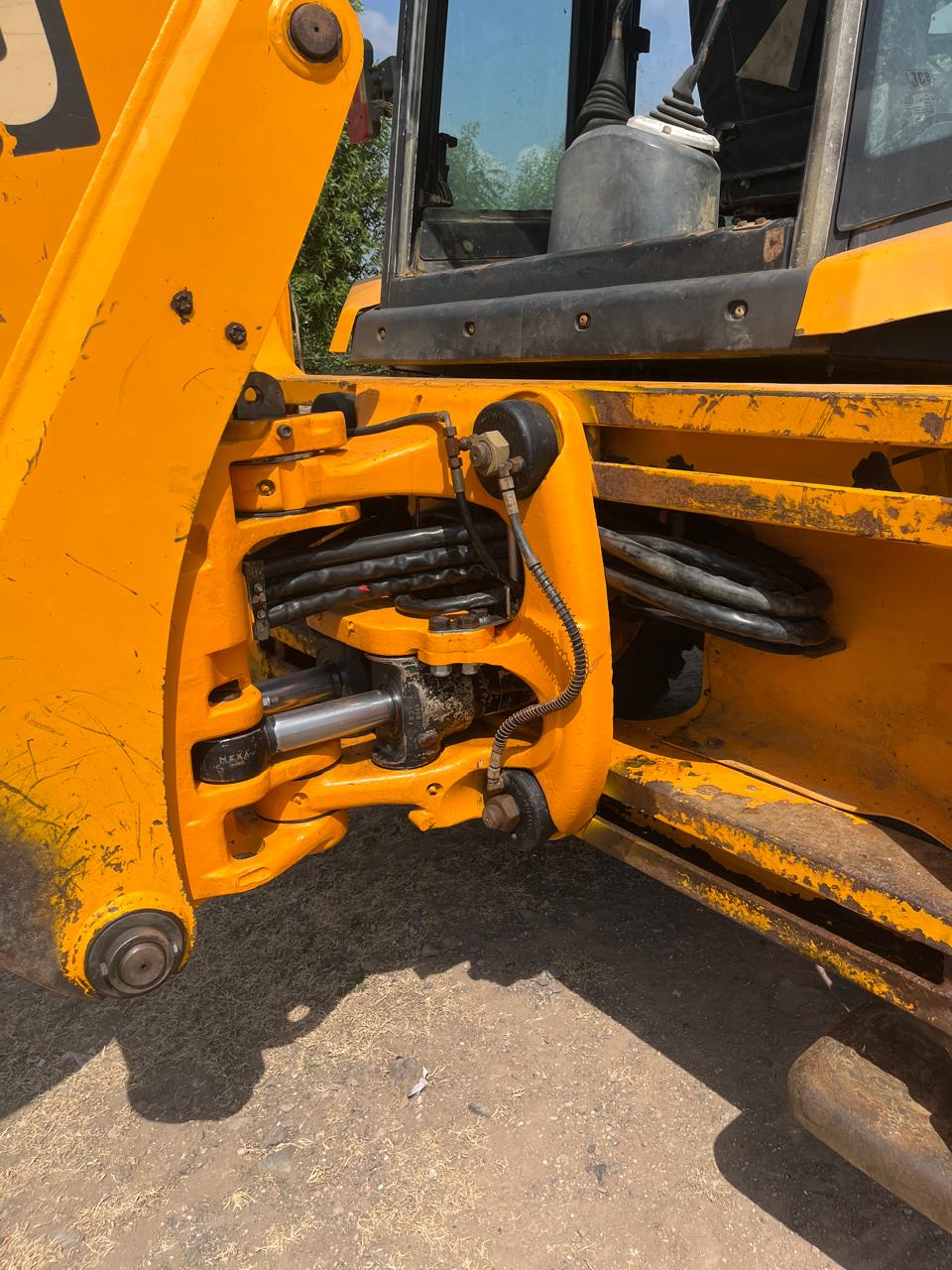 JCB 3DX 76HP