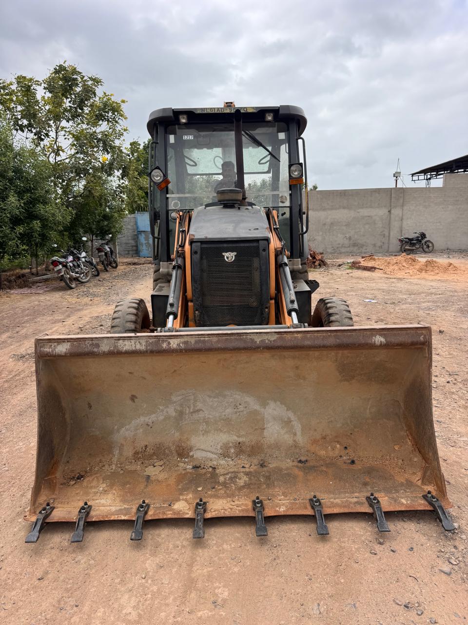 CASE 770 BACKHOE LOADER