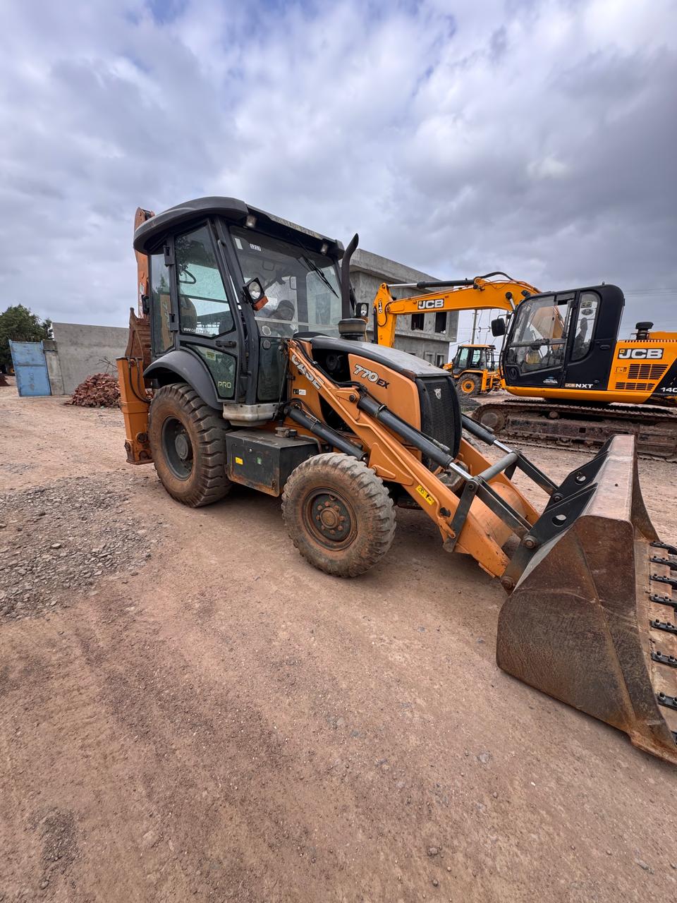 CASE 770 BACKHOE LOADER