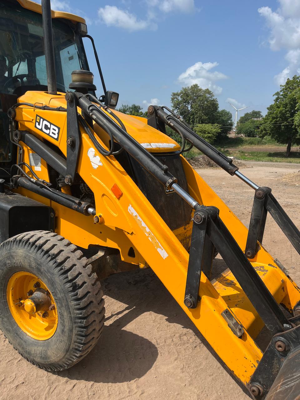 JCB 3DX 76HP