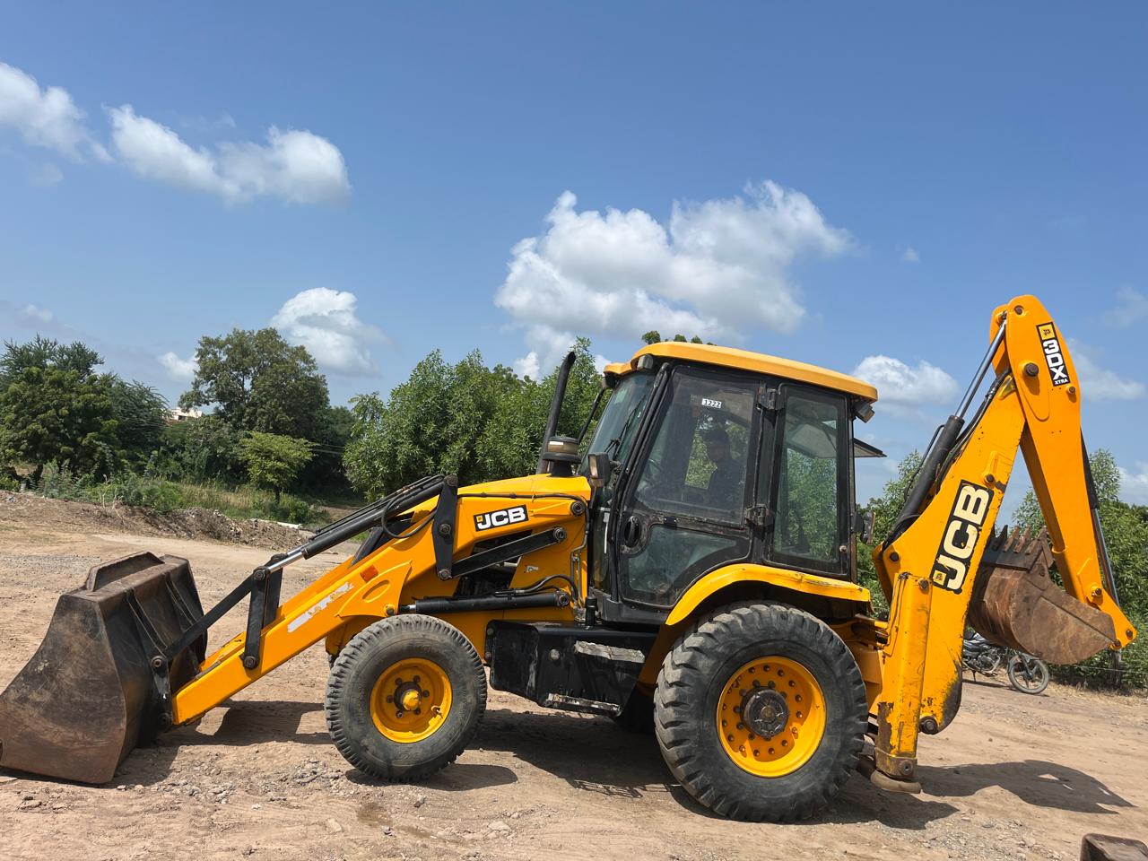 JCB 3DX 76HP