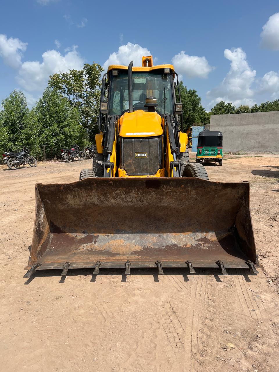JCB 3DX 76HP