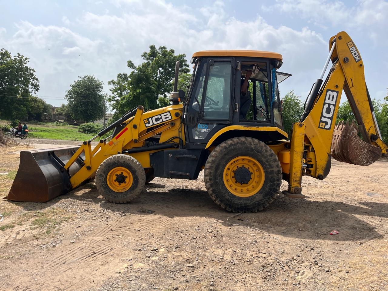 JCB 3DX  BACKHOE LOADER 76HP 2013